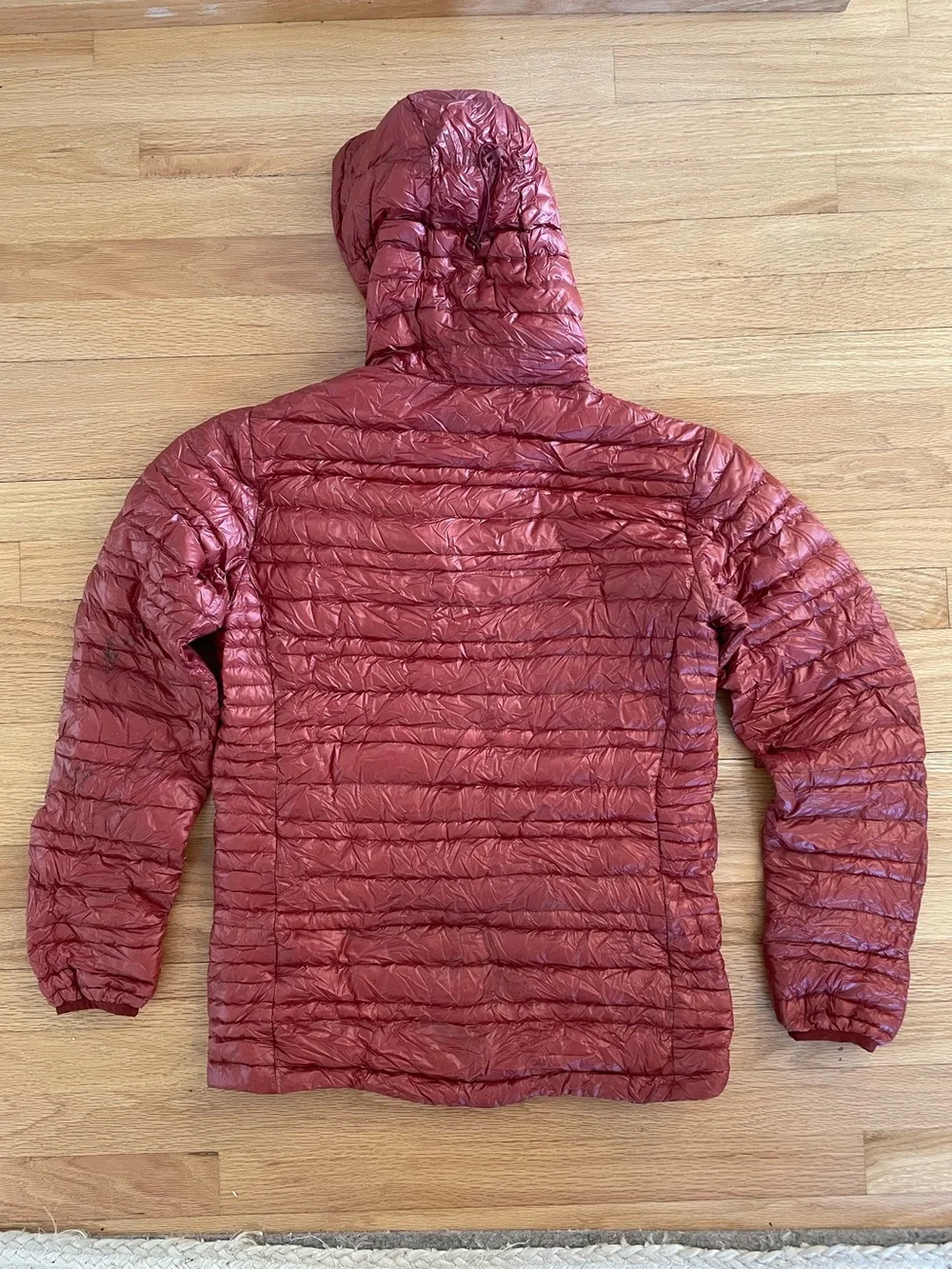 Men's lightweight Hooded Puffer Jacket - Red
